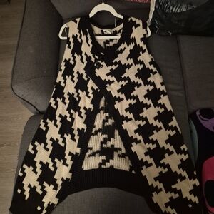 Black and Cream Houndstooth Knit Vest